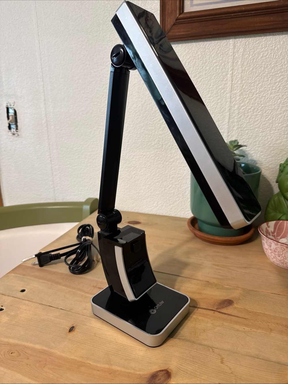 Modern Ottlite Sleek Articulating Desk Lamp Black & Silver GX7825-Tested & Works